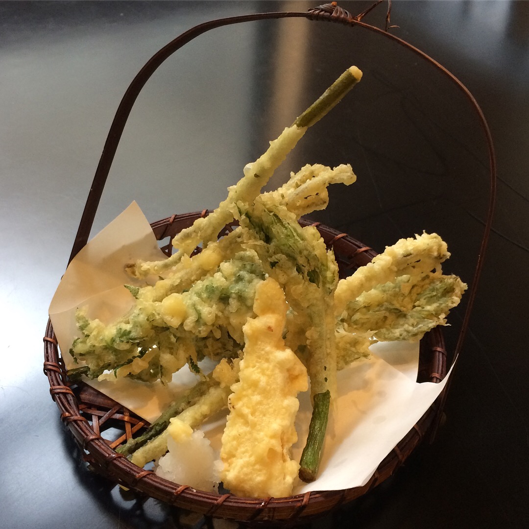 山菜の天ぷら盛り合わせ　380円