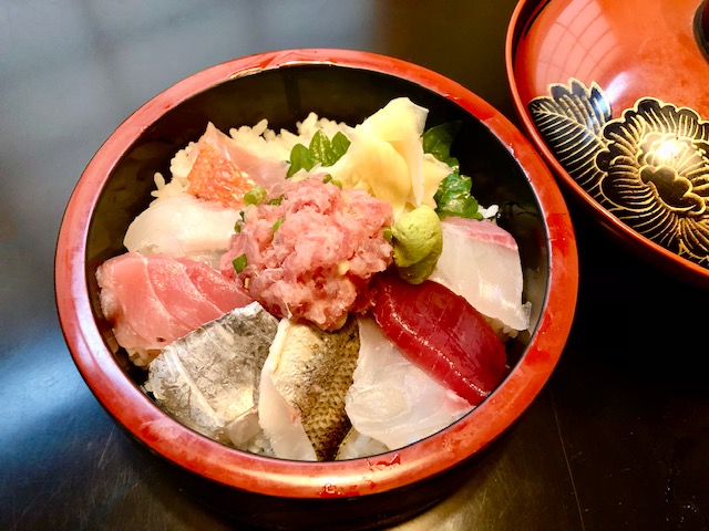 海鮮丼【定番メニュー】